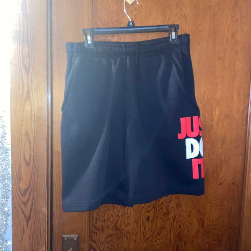 Men’s Nike Fleece Shorts - Picture 2 of 5
